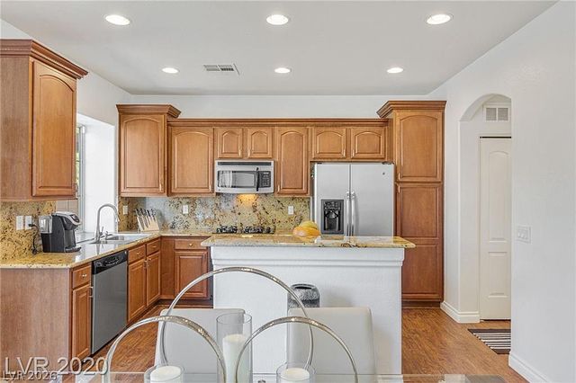 8253 Timely Treasures Avenue, Las Vegas, NV 89178