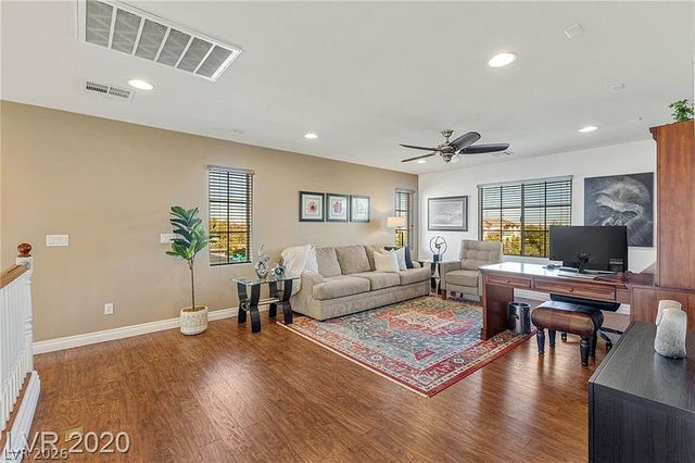 8253 Timely Treasures Avenue, Las Vegas, NV 89178