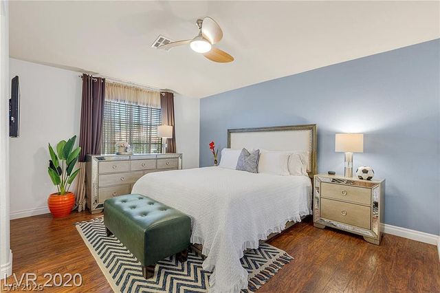 8253 Timely Treasures Avenue, Las Vegas, NV 89178