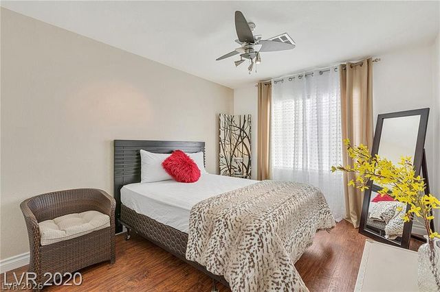 8253 Timely Treasures Avenue, Las Vegas, NV 89178