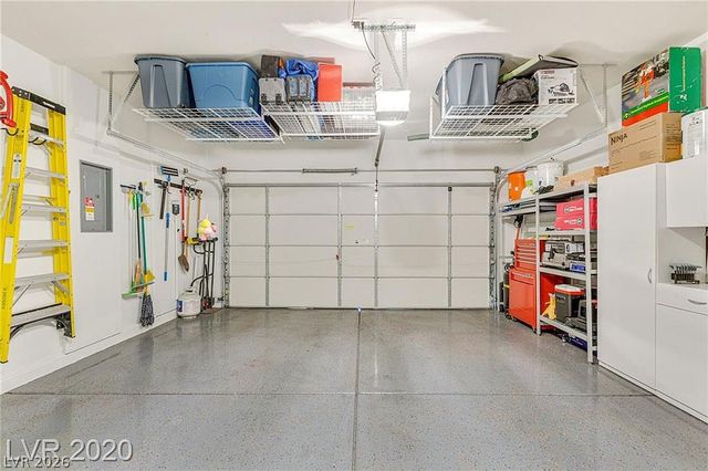 8253 Timely Treasures Avenue, Las Vegas, NV 89178