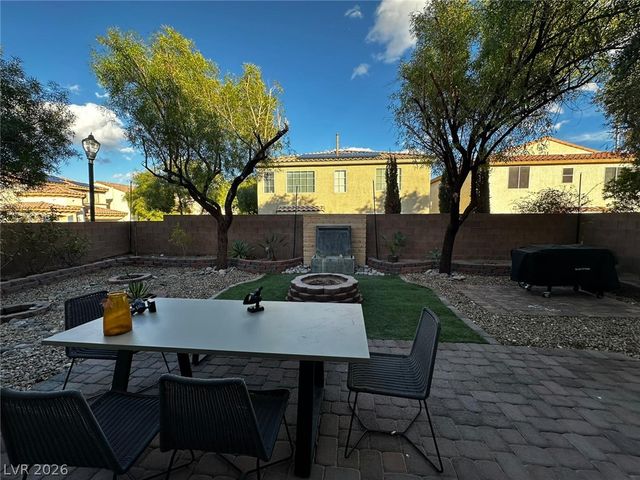 8253 Timely Treasures Avenue, Las Vegas, NV 89178