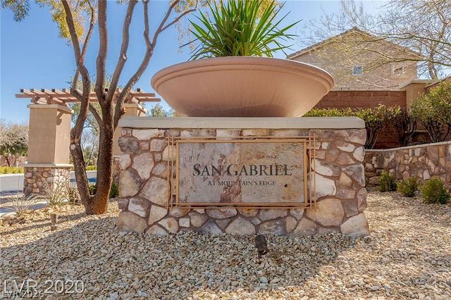 8253 Timely Treasures Avenue, Las Vegas, NV 89178