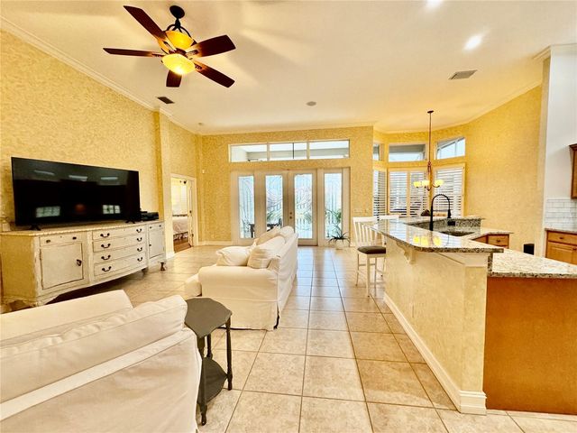 307 9TH AVENUE E, Palmetto, FL 34221