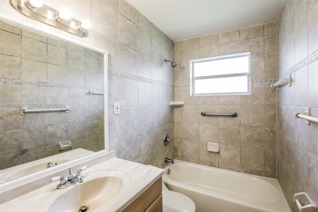 4896 NW 6th Ct, Plantation, FL 33317