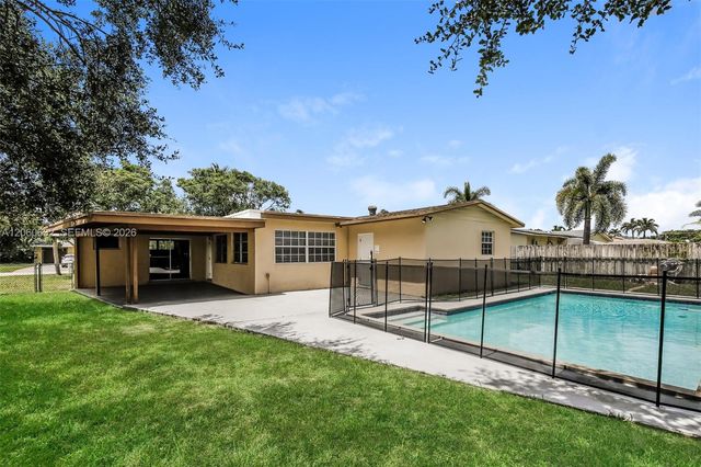 4896 NW 6th Ct, Plantation, FL 33317