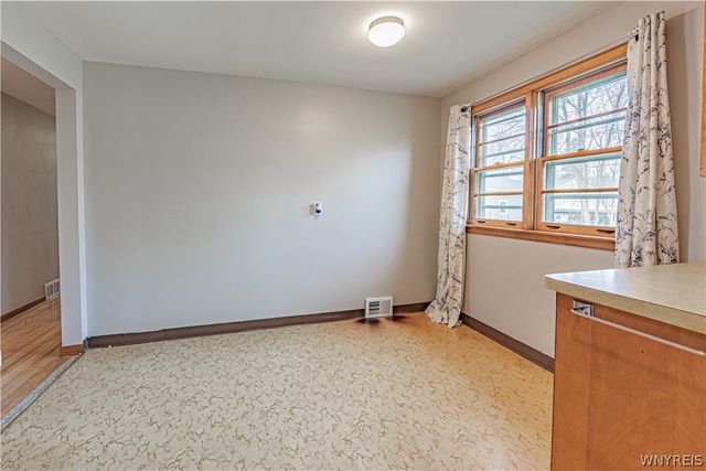 216 Belmont Court West, North Tonawanda, NY 14120