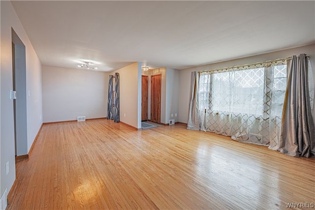 216 Belmont Court West, North Tonawanda, NY 14120