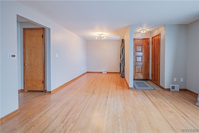 216 Belmont Court West, North Tonawanda, NY 14120