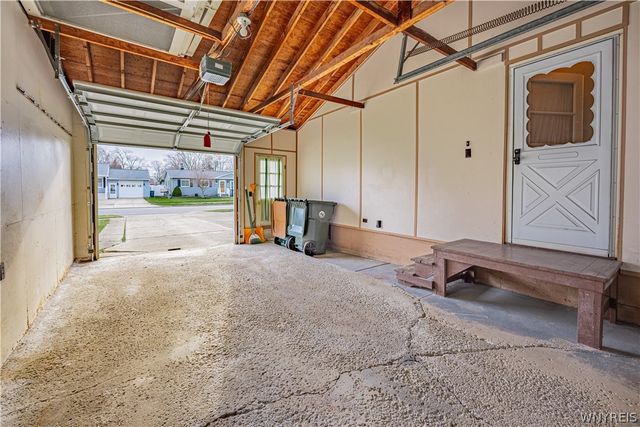 216 Belmont Court West, North Tonawanda, NY 14120