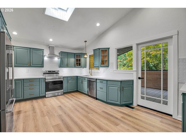 2402 Ne SUMMIT RIDGE Dr, Vancouver, WA 98686