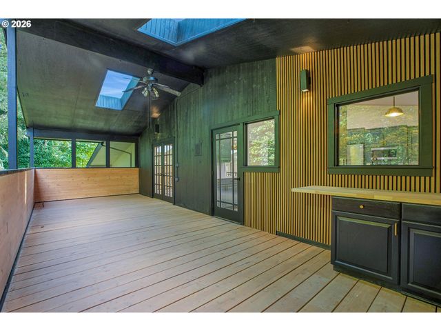 2402 Ne SUMMIT RIDGE Dr, Vancouver, WA 98686