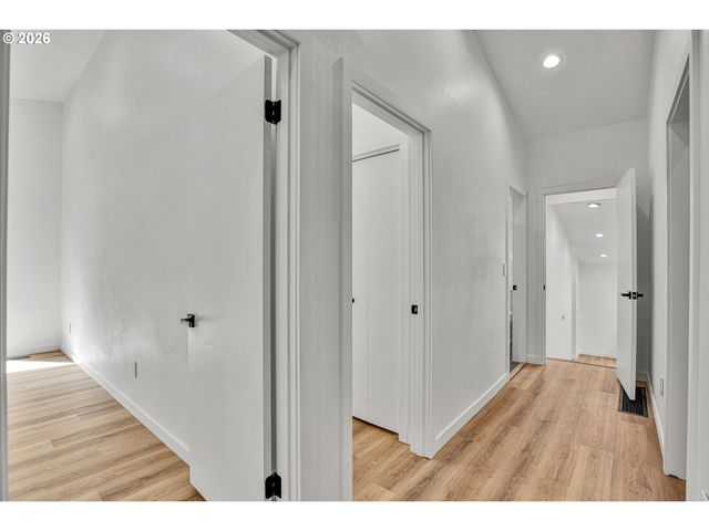 2402 Ne SUMMIT RIDGE Dr, Vancouver, WA 98686