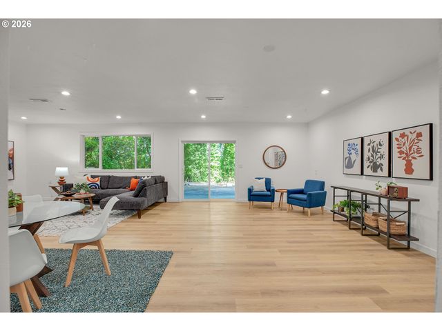 2402 Ne SUMMIT RIDGE Dr, Vancouver, WA 98686