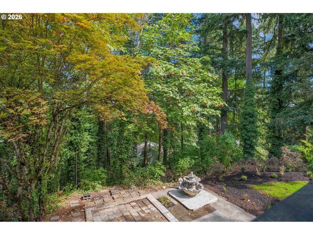 2402 Ne SUMMIT RIDGE Dr, Vancouver, WA 98686