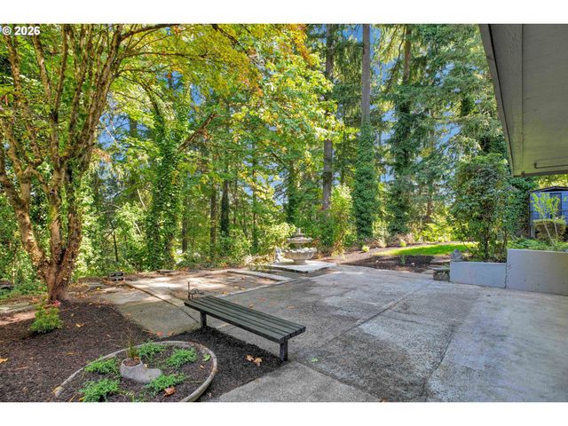 2402 Ne SUMMIT RIDGE Dr, Vancouver, WA 98686