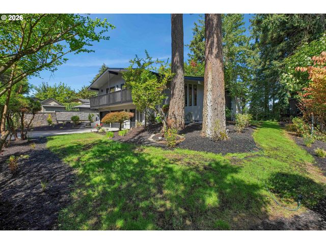 2402 Ne SUMMIT RIDGE Dr, Vancouver, WA 98686