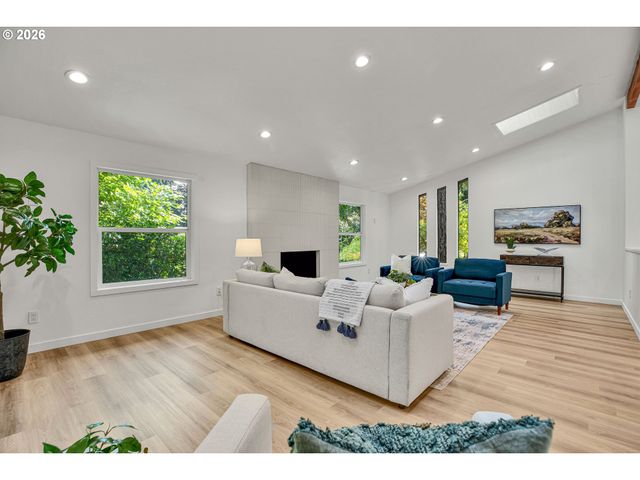 2402 Ne SUMMIT RIDGE Dr, Vancouver, WA 98686