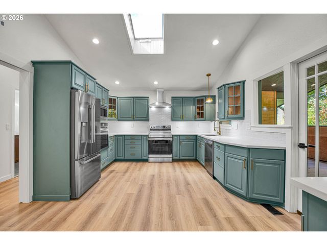 2402 Ne SUMMIT RIDGE Dr, Vancouver, WA 98686