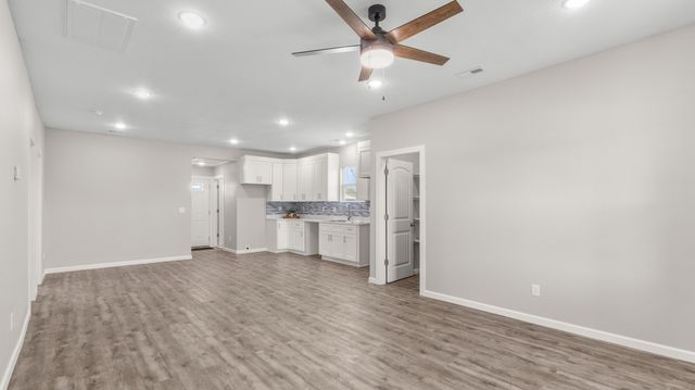 1121 E Thoman Street, Springfield, MO 65803