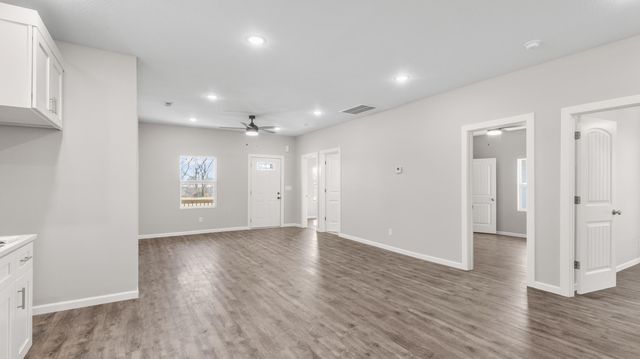 1121 E Thoman Street, Springfield, MO 65803