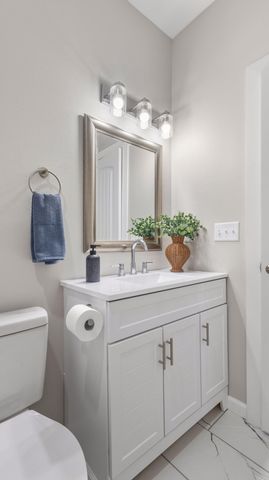 1121 E Thoman Street, Springfield, MO 65803