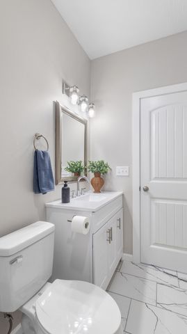 1121 E Thoman Street, Springfield, MO 65803