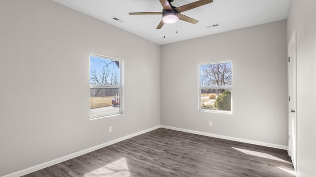 1121 E Thoman Street, Springfield, MO 65803