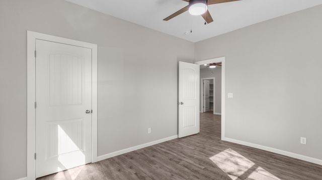 1121 E Thoman Street, Springfield, MO 65803