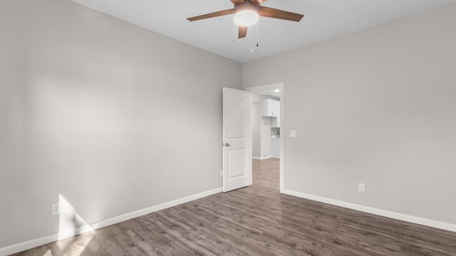 1121 E Thoman Street, Springfield, MO 65803