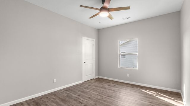 1121 E Thoman Street, Springfield, MO 65803