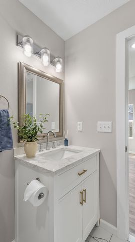 1121 E Thoman Street, Springfield, MO 65803