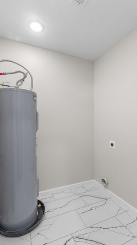 1121 E Thoman Street, Springfield, MO 65803