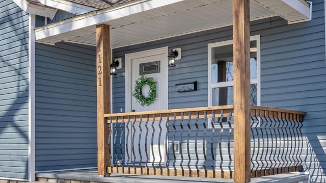 1121 E Thoman Street, Springfield, MO 65803