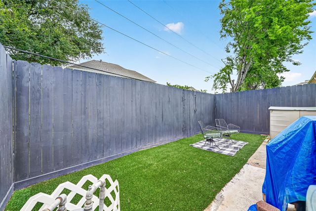 10526 Willow Park View, Houston, TX 77070