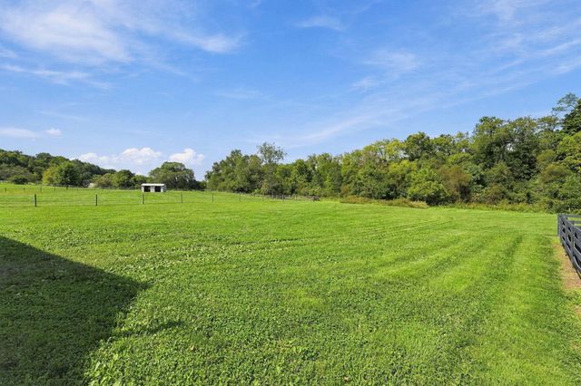 12071 Flint Ridge Road SE, Newark, OH 43056