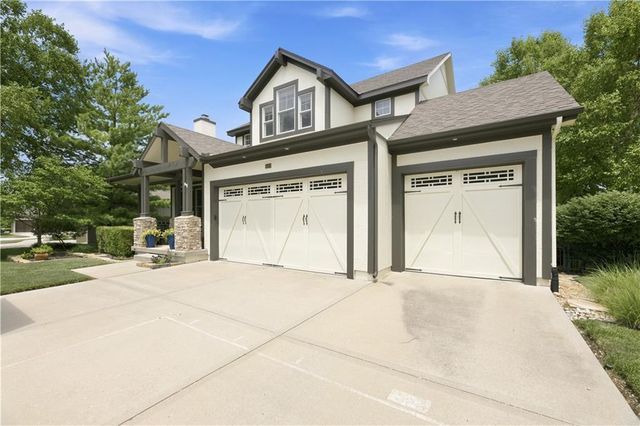 13283 Fairway Road, Leawood, KS 66209