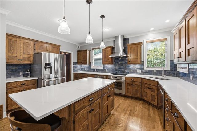 13283 Fairway Road, Leawood, KS 66209