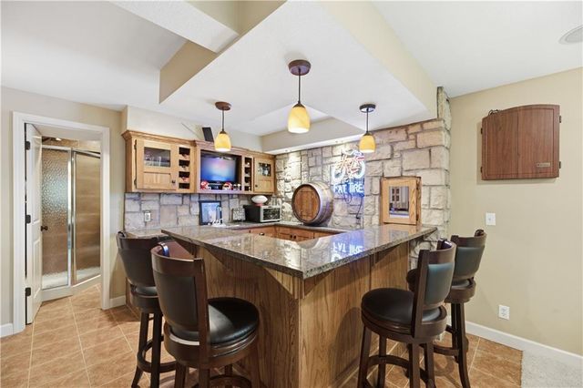 13283 Fairway Road, Leawood, KS 66209
