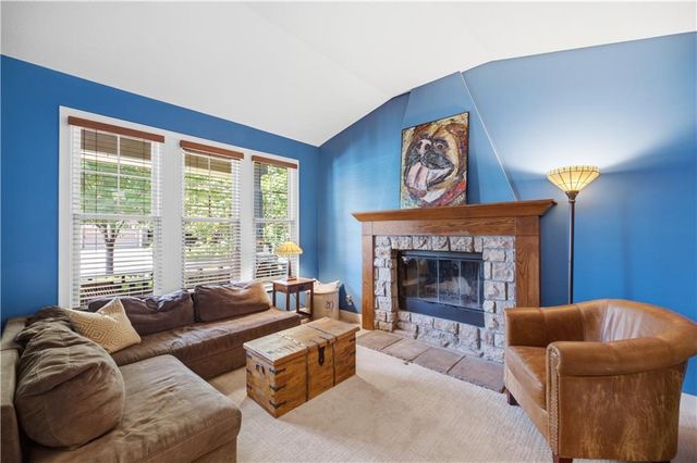 13283 Fairway Road, Leawood, KS 66209