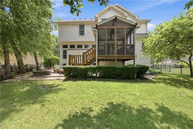 13283 Fairway Road, Leawood, KS 66209