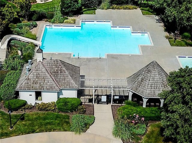 13283 Fairway Road, Leawood, KS 66209