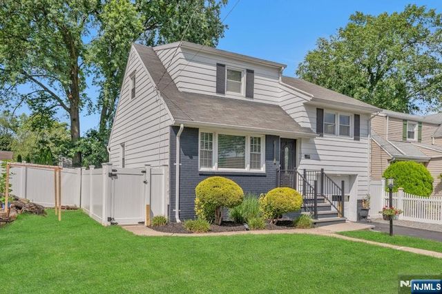 201 Maiden Lane, Bergenfield, NJ 07621