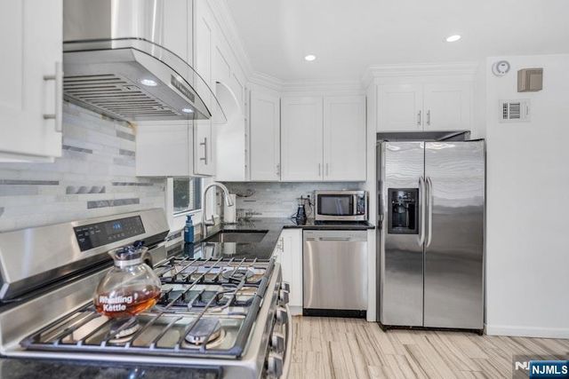201 Maiden Lane, Bergenfield, NJ 07621