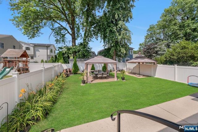 201 Maiden Lane, Bergenfield, NJ 07621