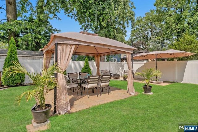 201 Maiden Lane, Bergenfield, NJ 07621