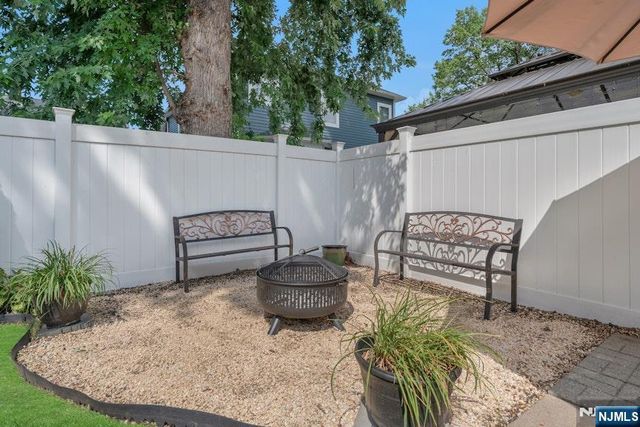 201 Maiden Lane, Bergenfield, NJ 07621
