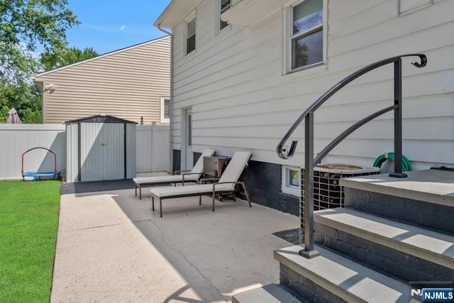 201 Maiden Lane, Bergenfield, NJ 07621