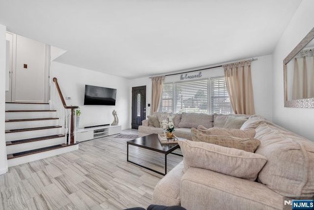 201 Maiden Lane, Bergenfield, NJ 07621