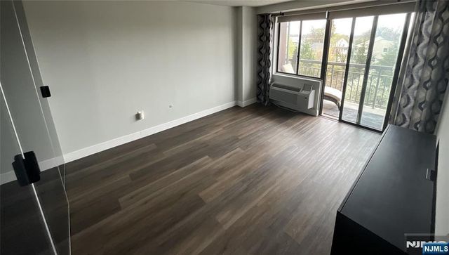 151 Prospect Avenue 6C, Hackensack, NJ 07601